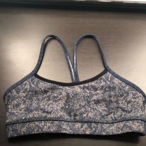 Lululemon sports bra